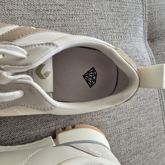 One Fine Day Beige and Ivory Sneakers Sz Eu 42 / US 11 - Picture 12 of 15